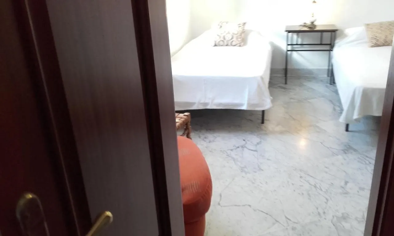 Apartamento CASA-B- pequeño conjunto adosados La Caleta-Guardia España