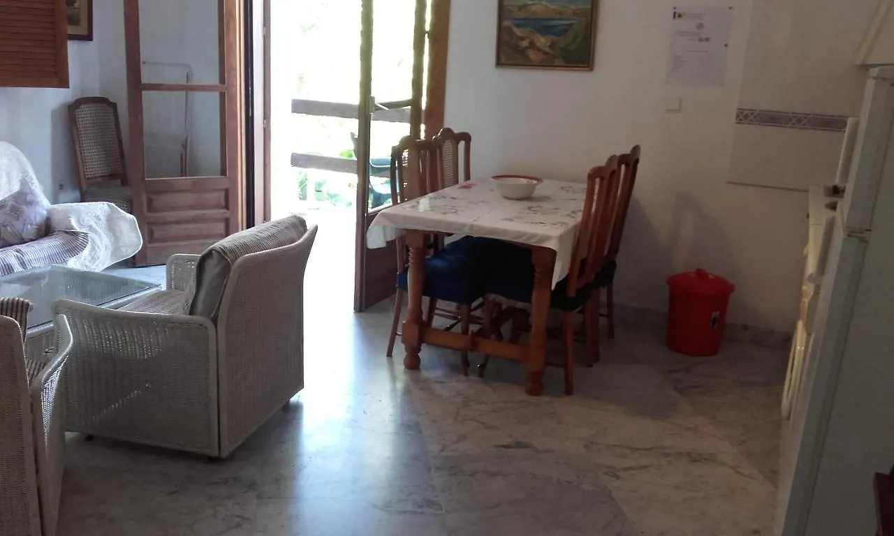 Apartamento CASA-B- pequeño conjunto adosados La Caleta-Guardia España